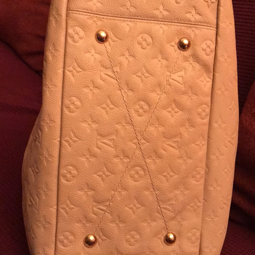 Authentic Louise Vuitton Artsy Gm - Picture 11 of 11